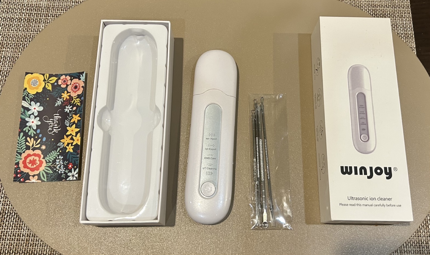 Ultrasonic skin scrubber blackhead remover