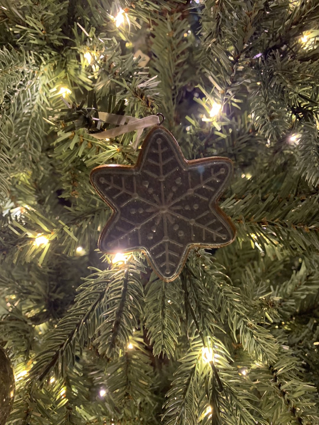 Christmas tree (CANVAS)🎄😻 with toys 🧸 - photo 4