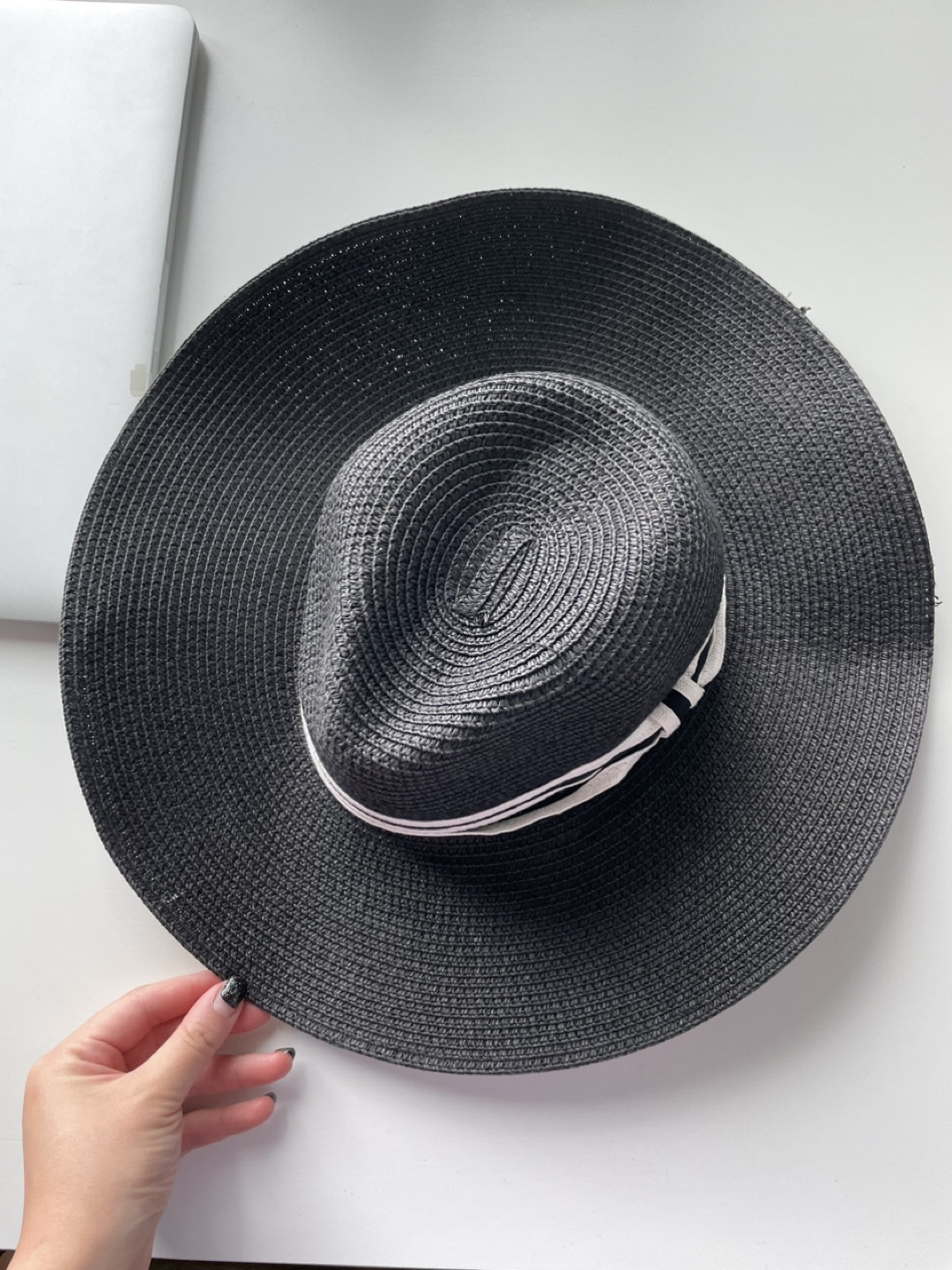 Sun hat thumbnail