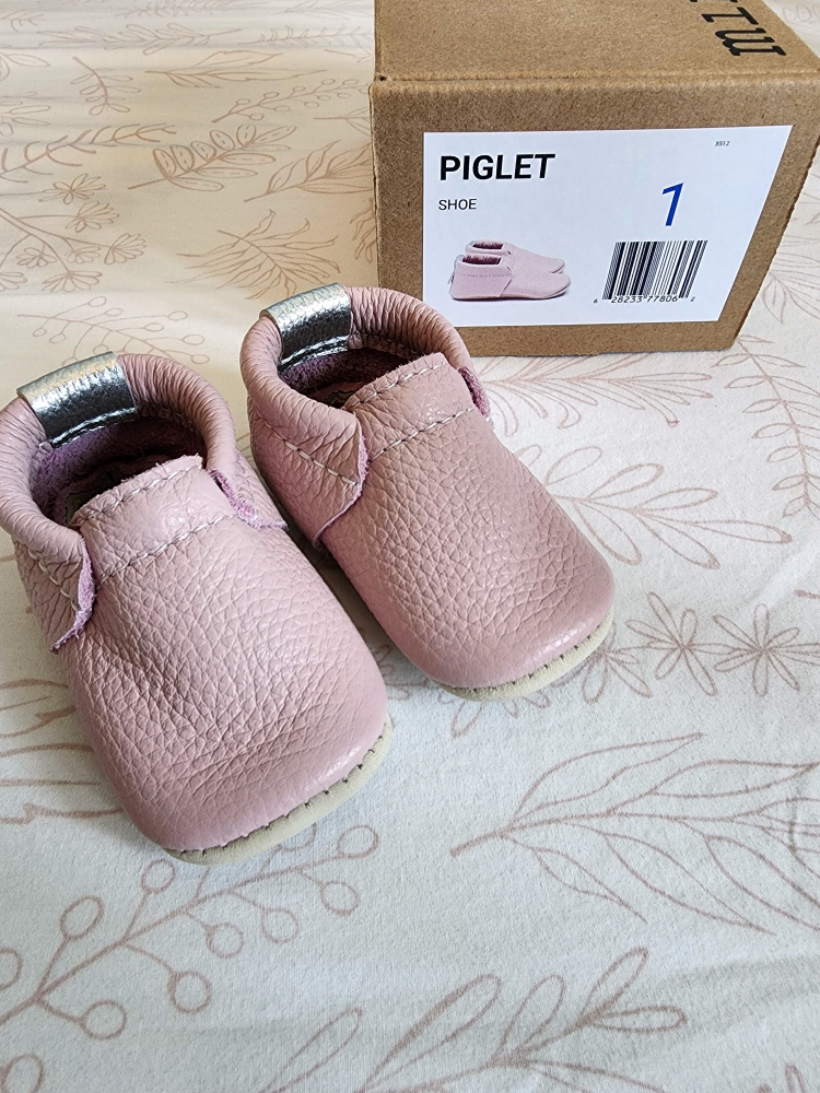 NWT Minimoc (Heyfolks) Size 1 Moccasin