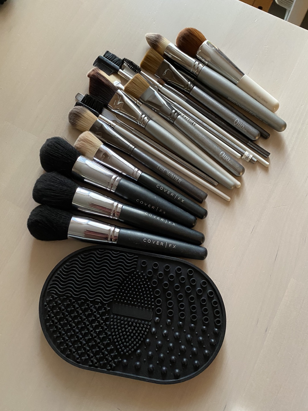 Makeup brushes ***ALL for $15*** thumbnail