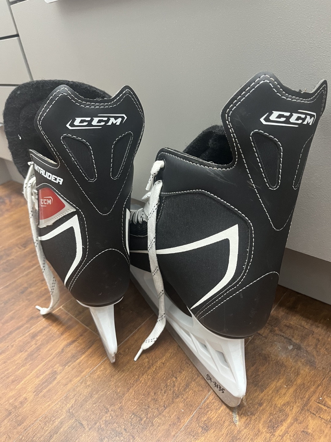CCM Intruder Size 10 Adult Skates - photo 4