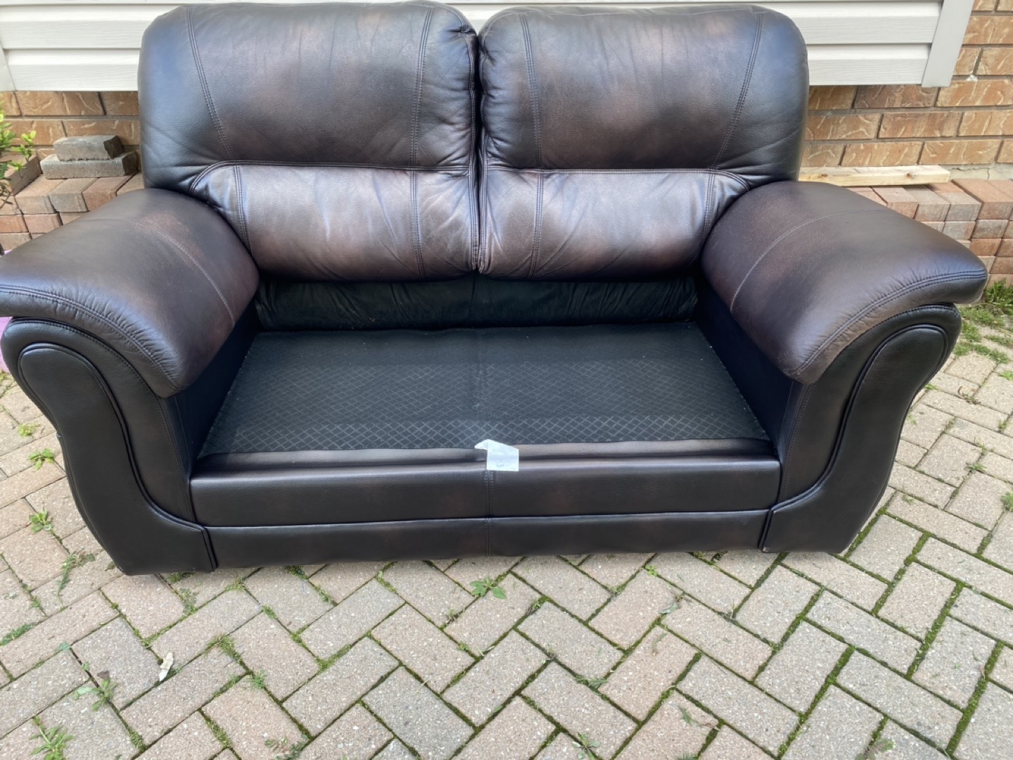 TWO & THREE SEATER SOFA / COUCHES thumbnail