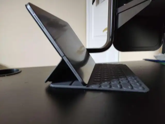 Apple Smart Folio Keyboard for iPad Pro 11"