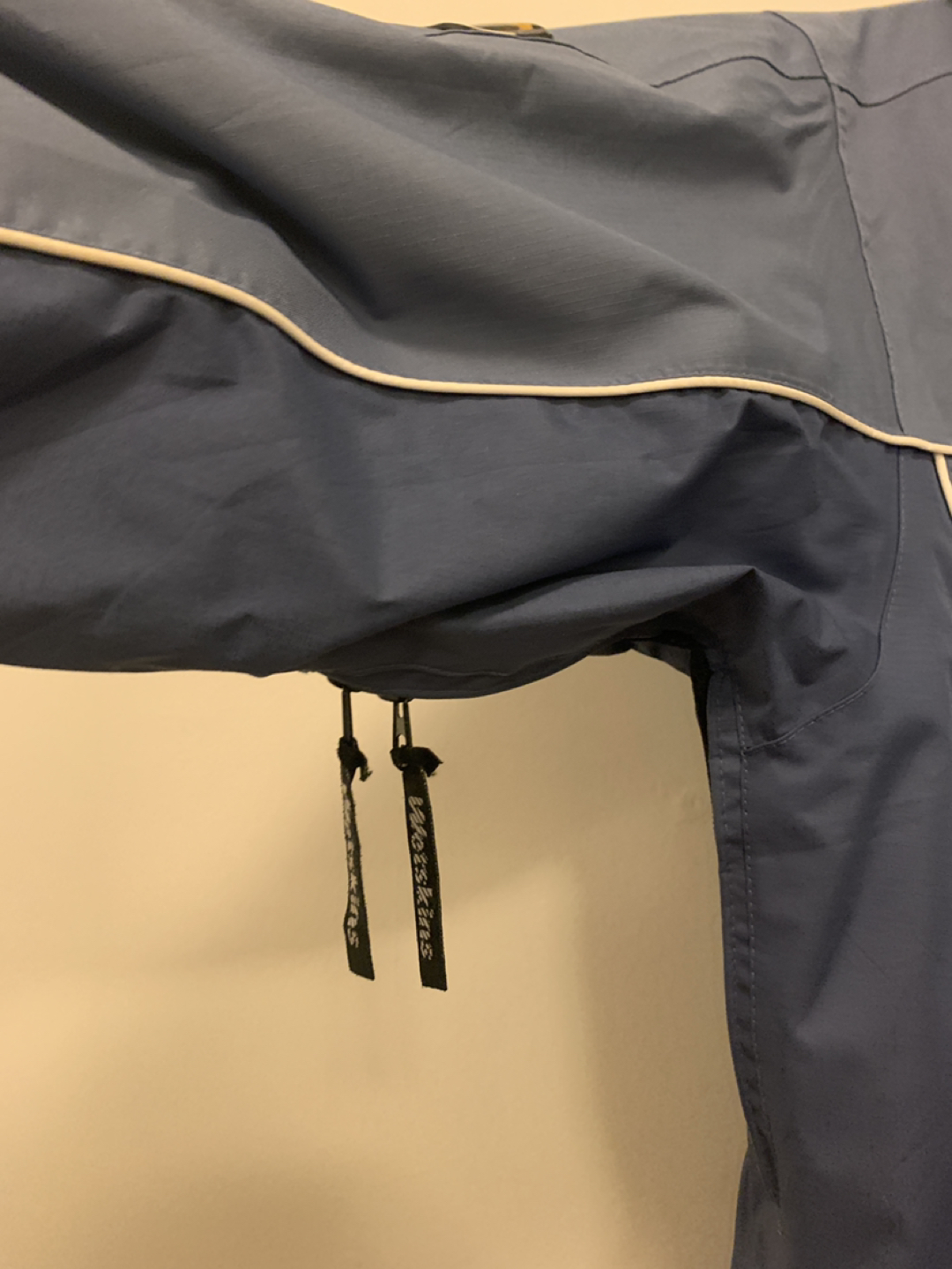 Rain jacket 2000s style image indicator(4)