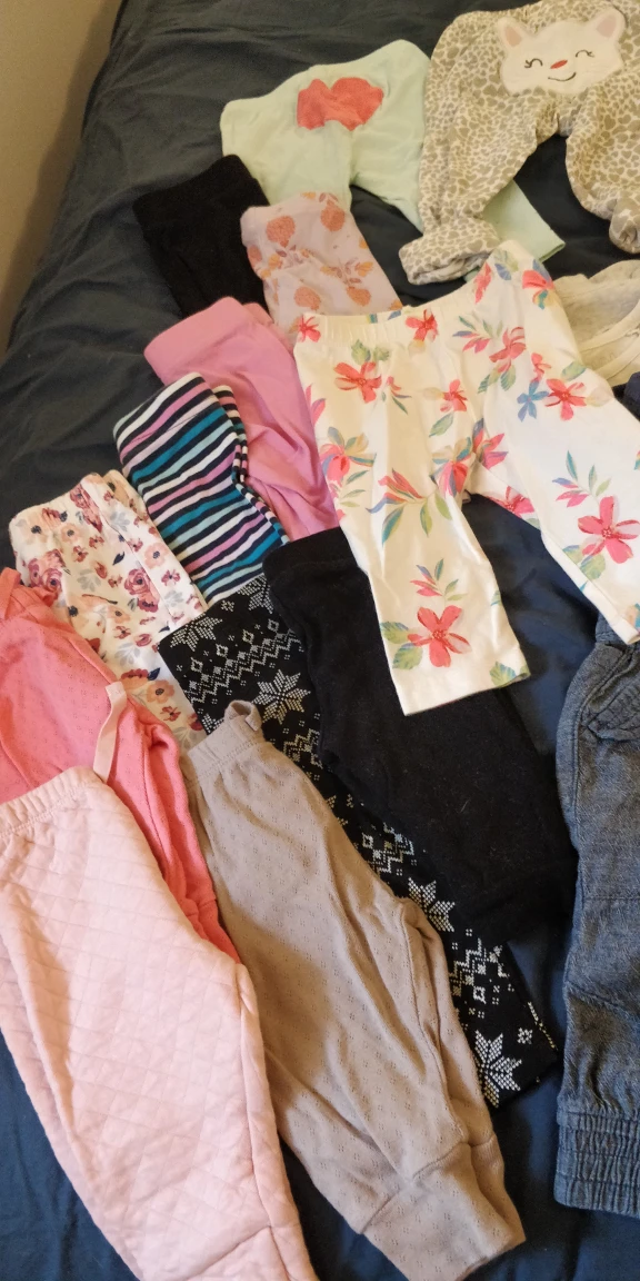 50 pieces of super cute 3-6mo clothes! GAP and Disney  image indicator(6)