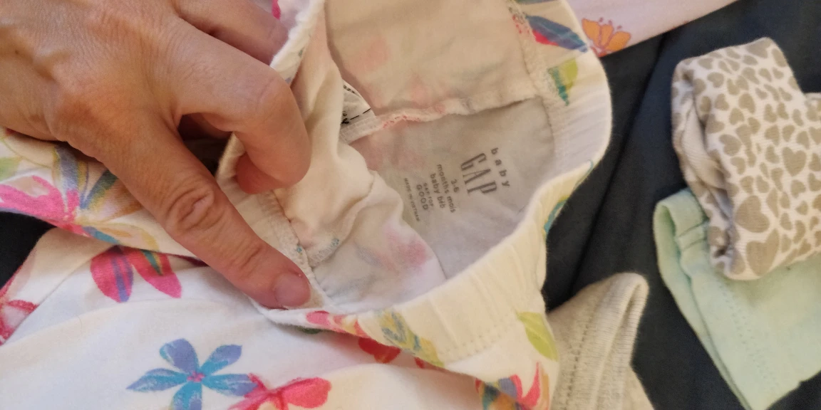 50 pieces of super cute 3-6mo clothes! GAP and Disney  image indicator(7)