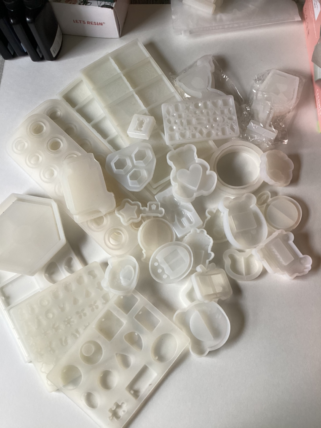 UV Resin and Mold Bundle - photo 2