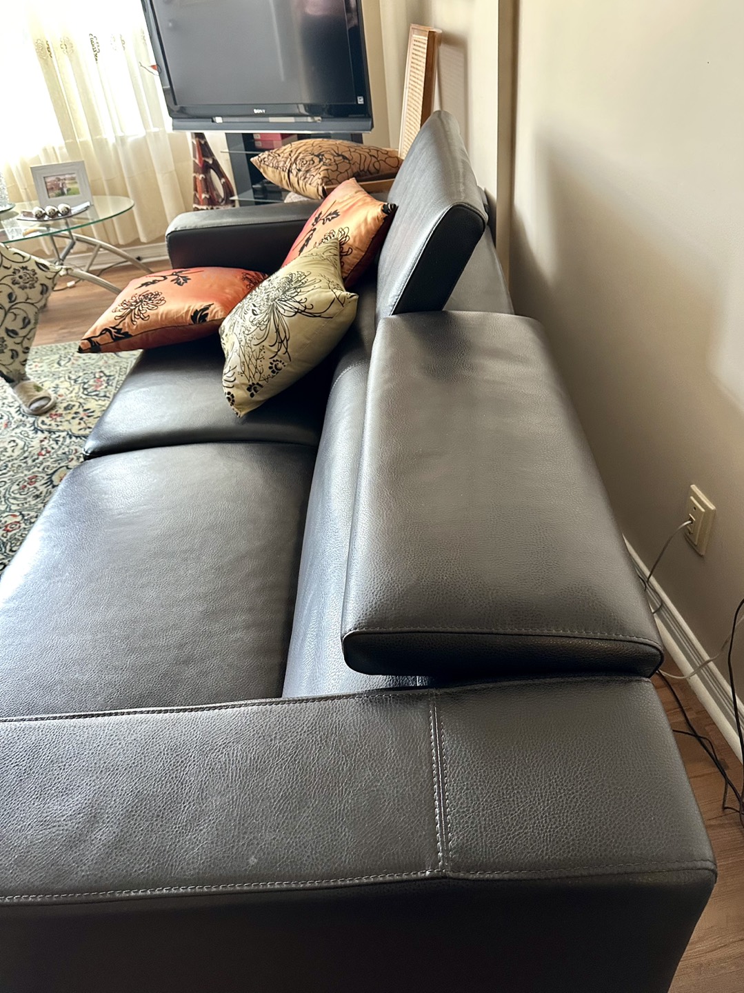 European Style Leather Sofa - photo 3