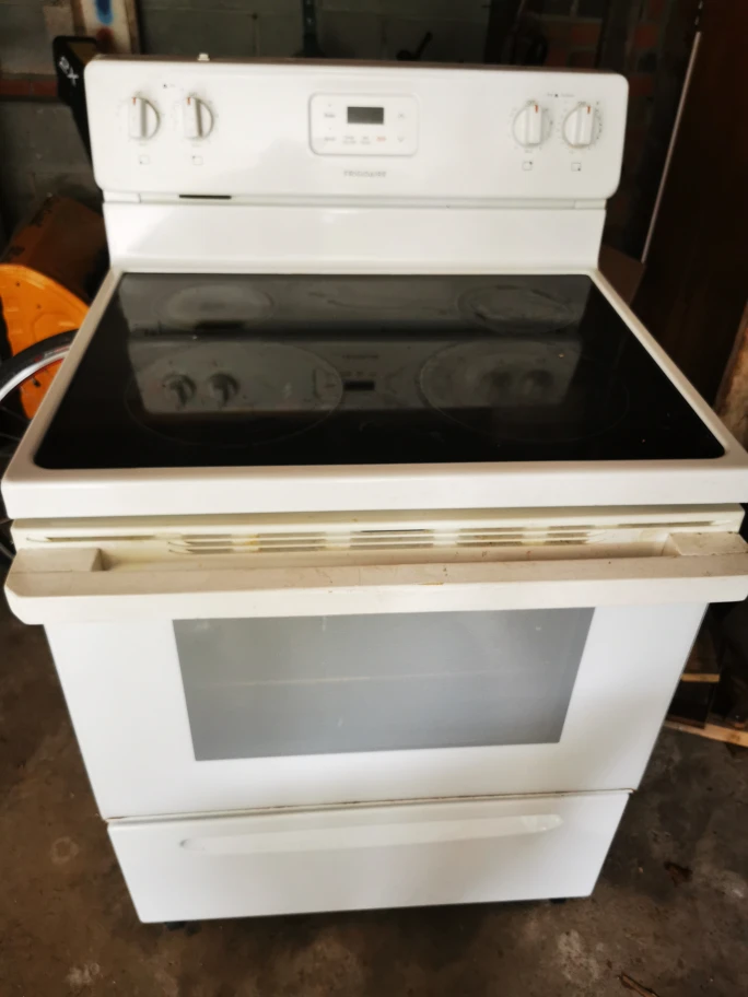 Frigidaire electric stove