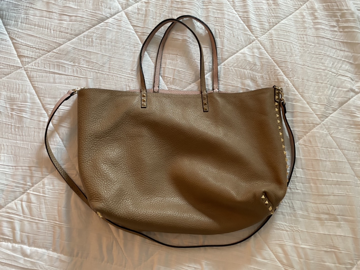 Valentino Rockstud Reversible Nude/Pink Leather Tote Bag image indicator(2)