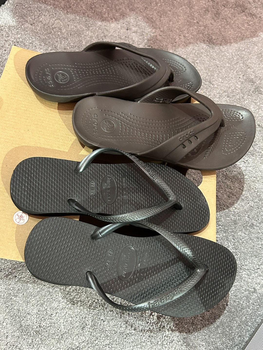 Crocs and Havaianas Flip Flops (size 6) image indicator(2)