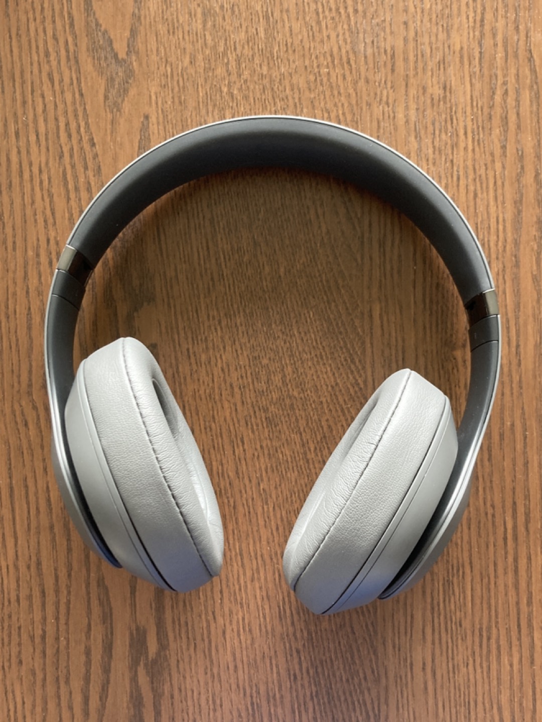 Beats Studio3 Wireless A1914 Grey image indicator(2)