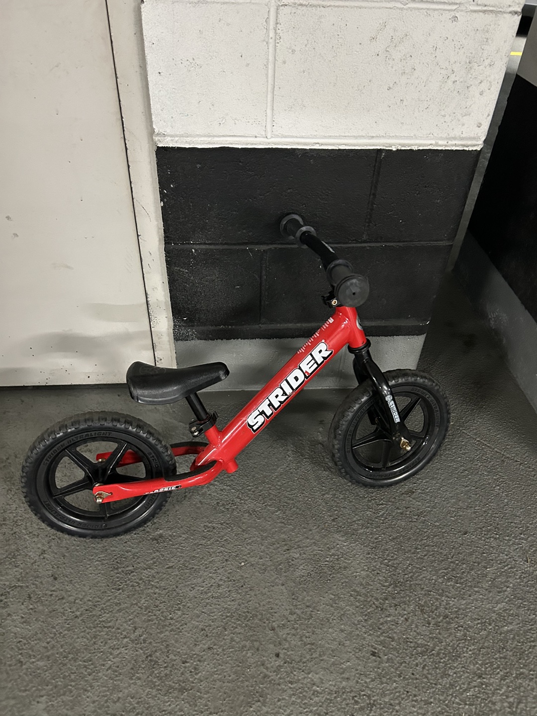 Strider balance bike thumbnail