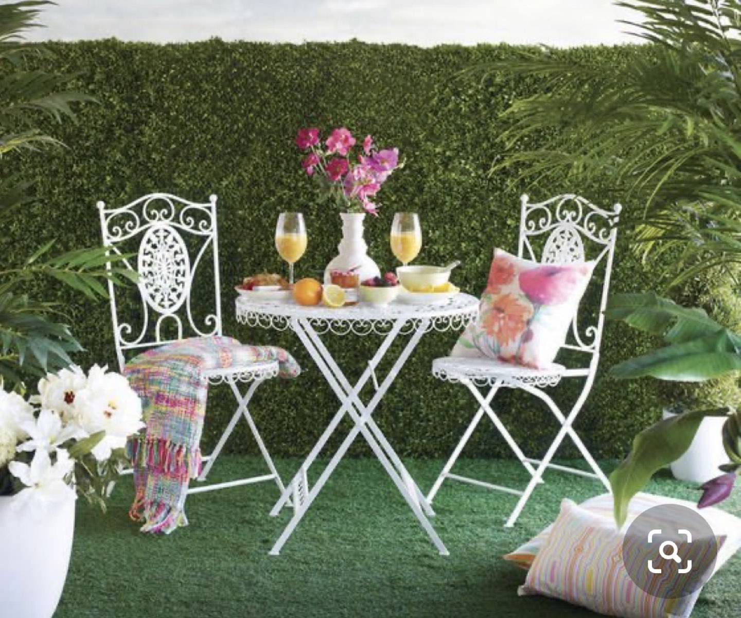 Like new White patio set balcony outdoor