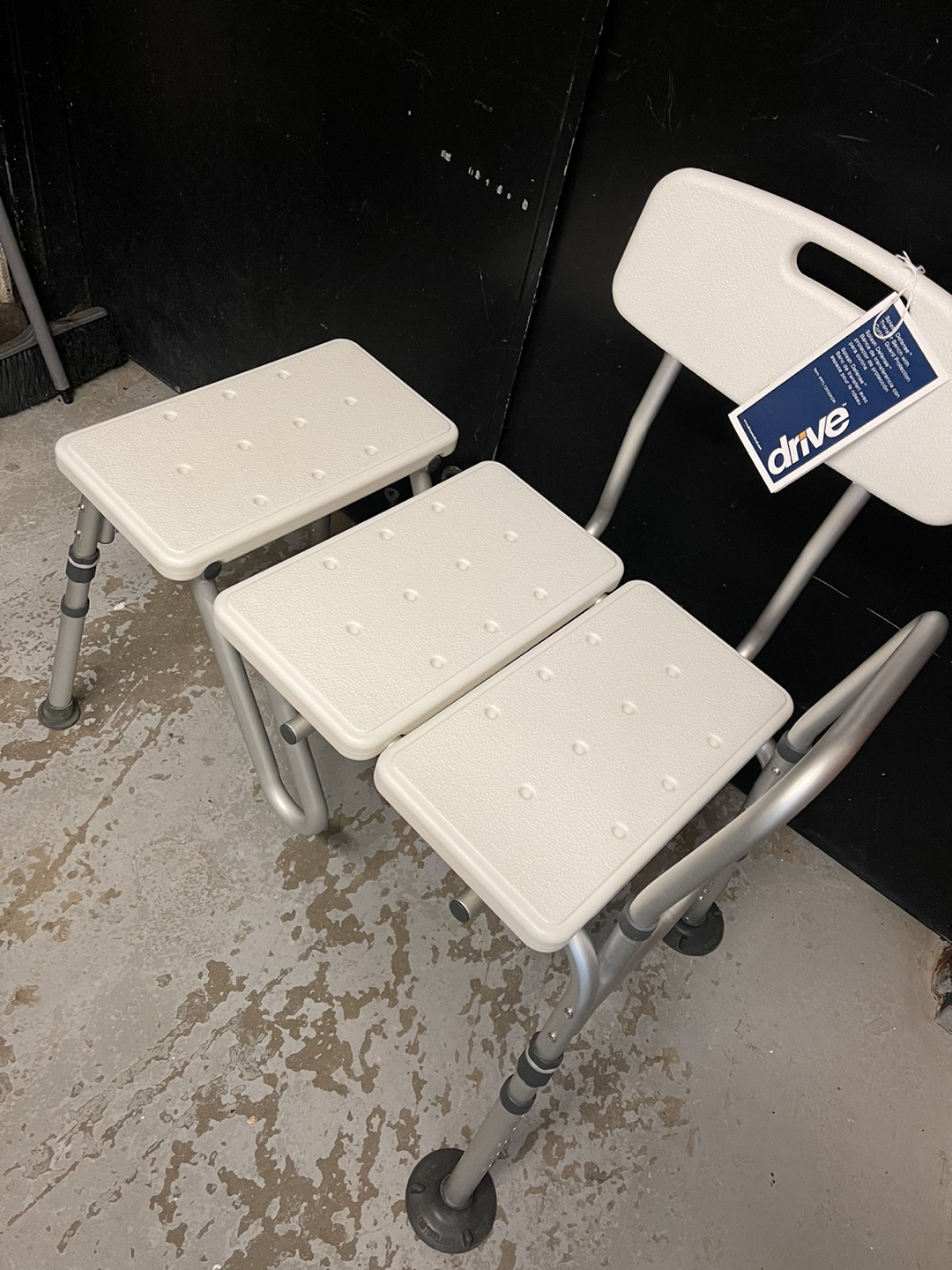 Drive Transfer Bench with Curtain Guard Protection image indicator(3)