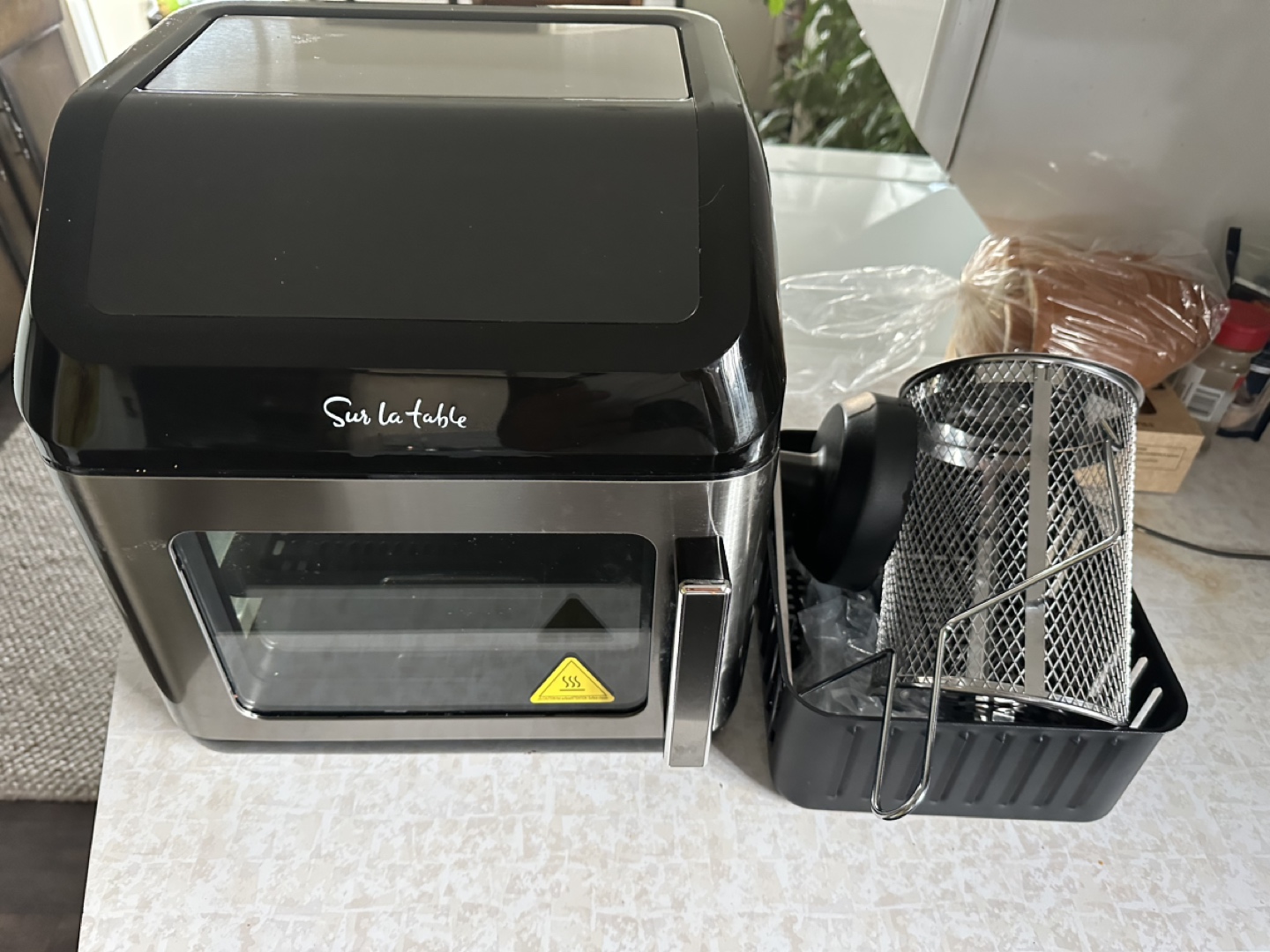 Sur la table- 10 in 1 air fryer thumbnail