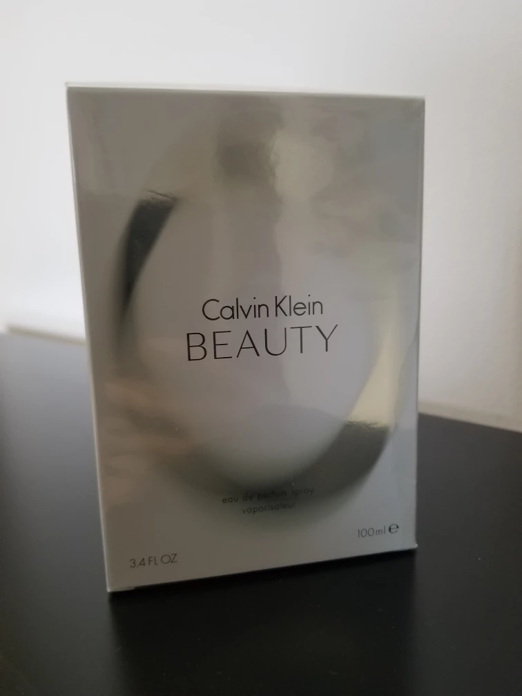 Calvin Klein Beauty Perfume  thumbnail