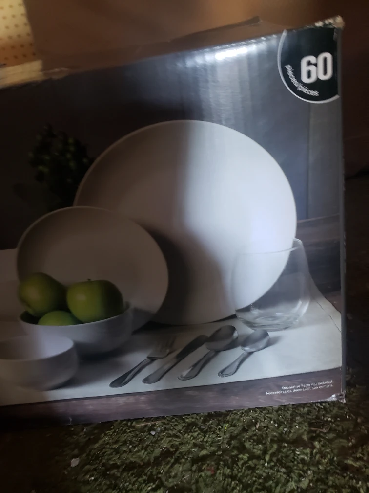 Hometrends 60 piece white dinner set - photo 2