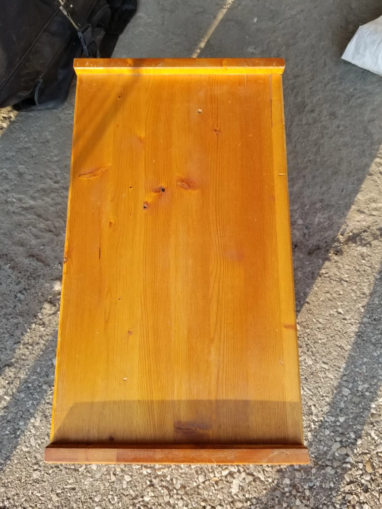 Ikea little shelf/table image indicator(2)