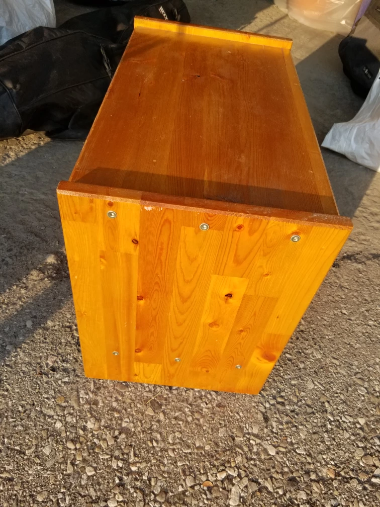 Ikea little shelf/table image indicator(3)