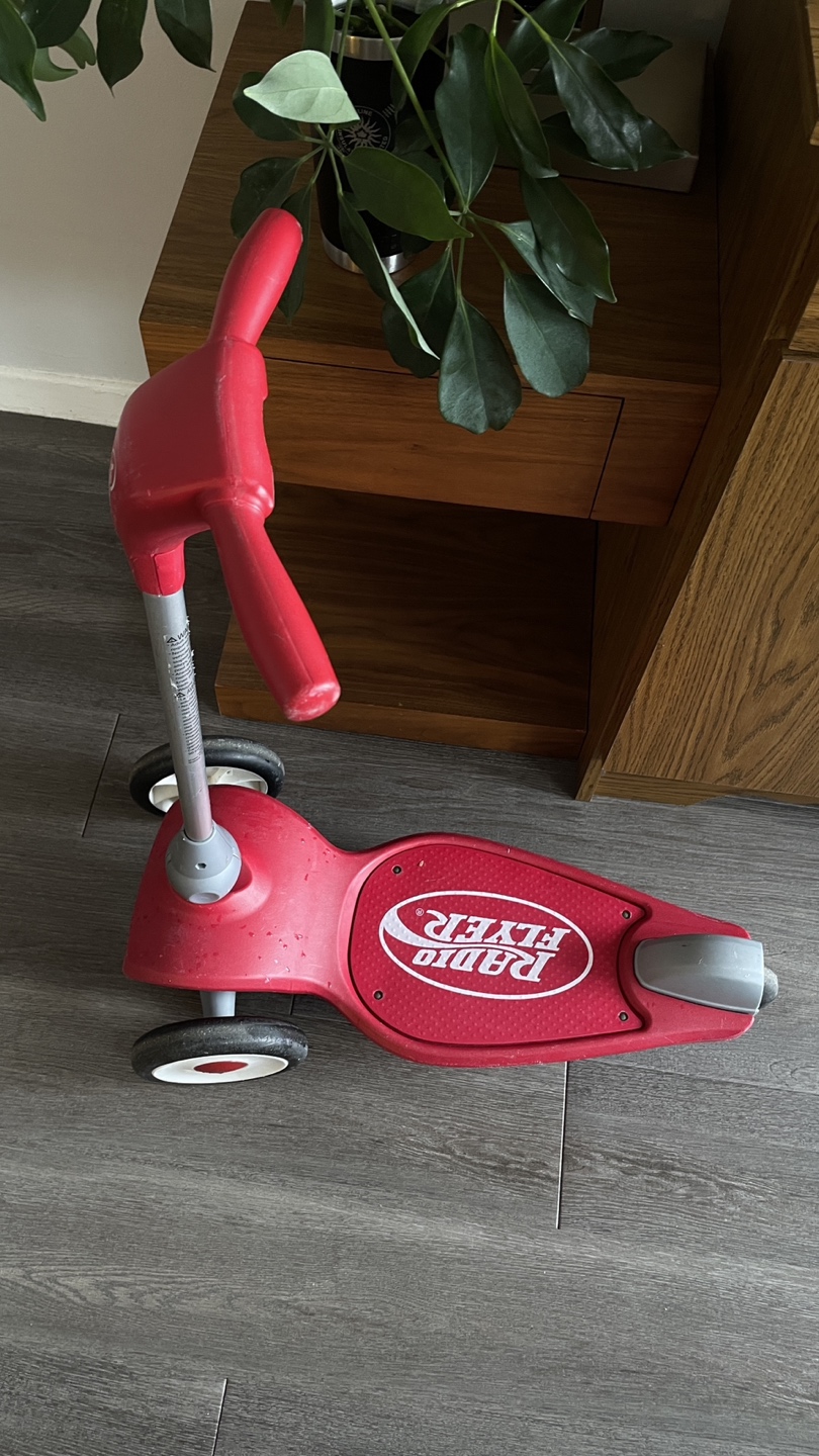 Radio flyer kids scooter thumbnail