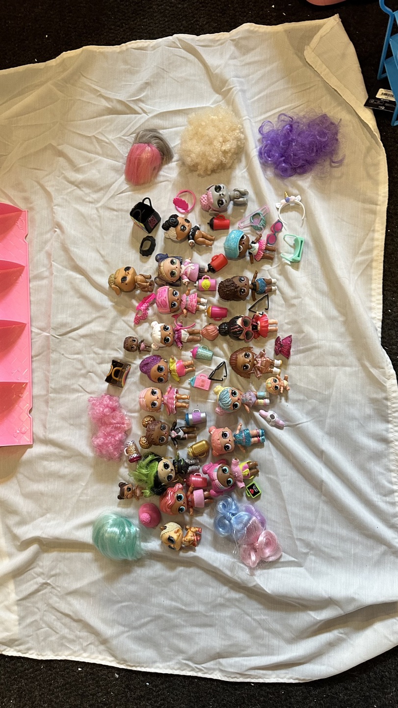 LOL dolls and accessories - photo 2