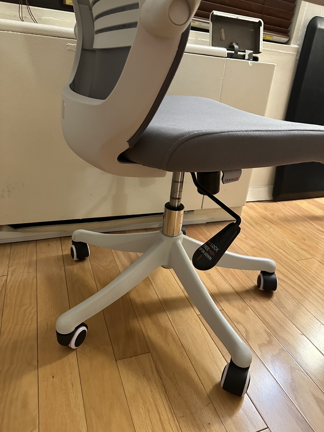 Selling office chair - photo 3
