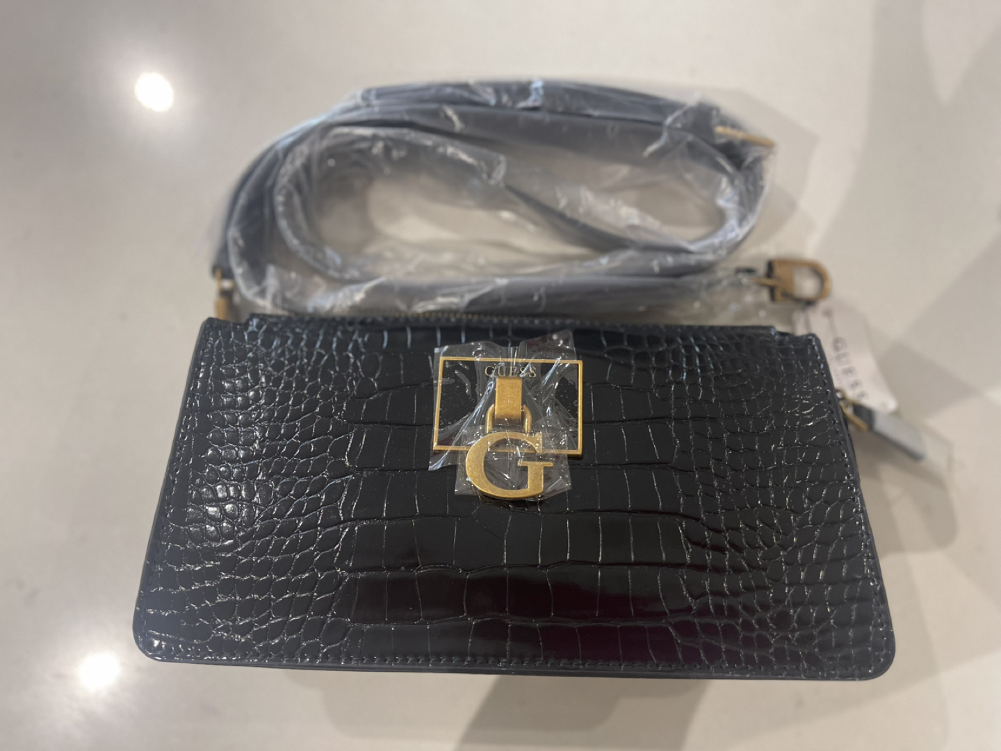 GUESS - photo 5