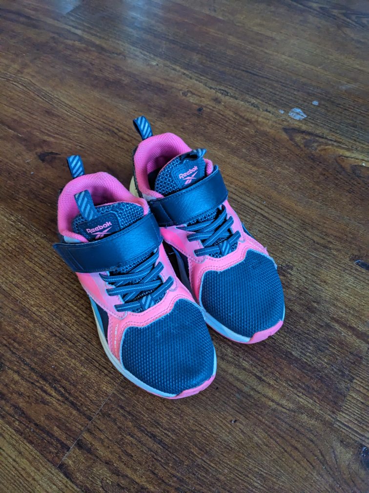 Big Kid Reebook velcro shoes size US 1 $15 - photo 2