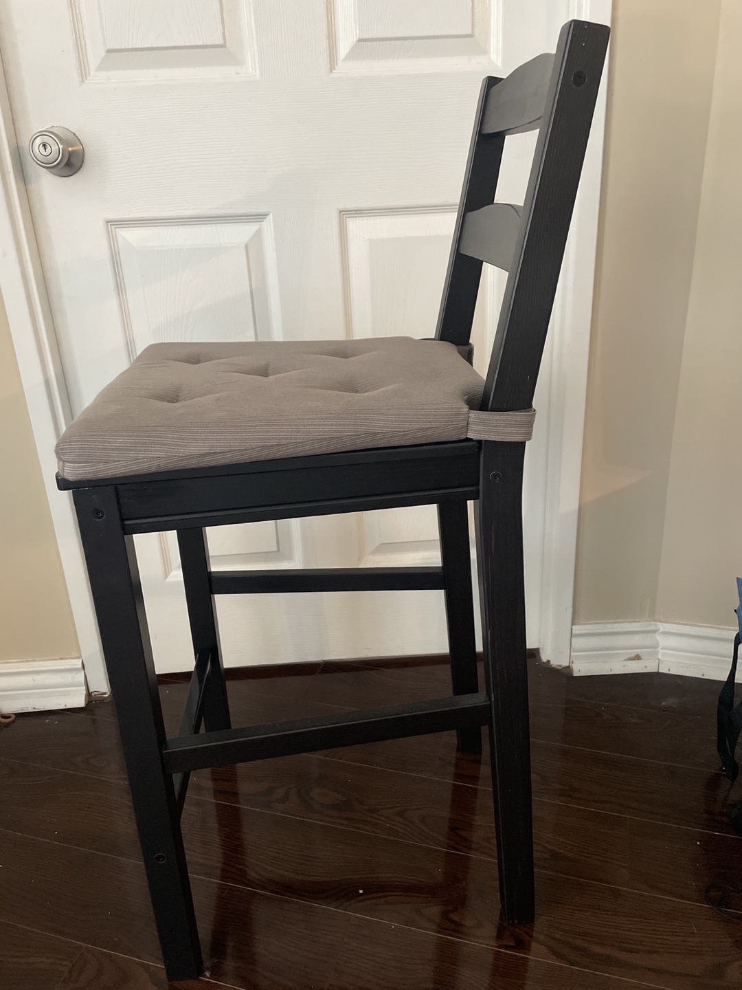 Ikea high dining table with 4 chairs and seat cushins - photo 4