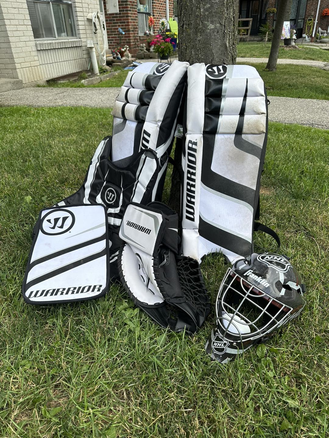 Warrior Street Hockey Goalie Set Youth 27” with Junior Mask thumbnail