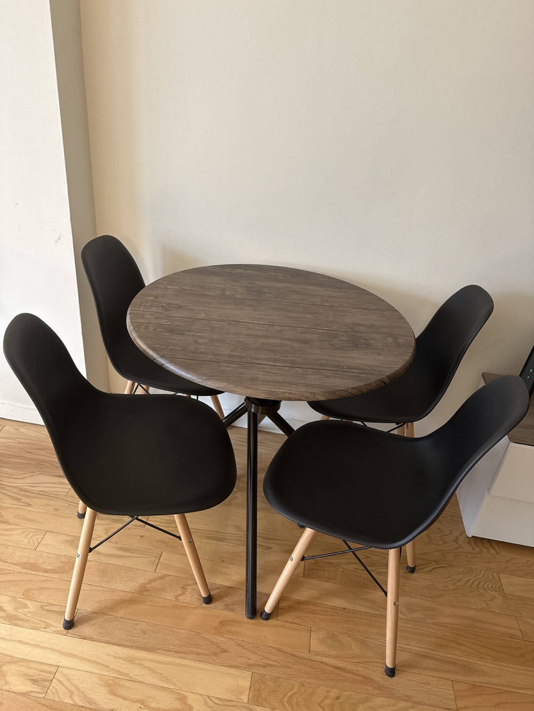 Selling Dining table and chairs