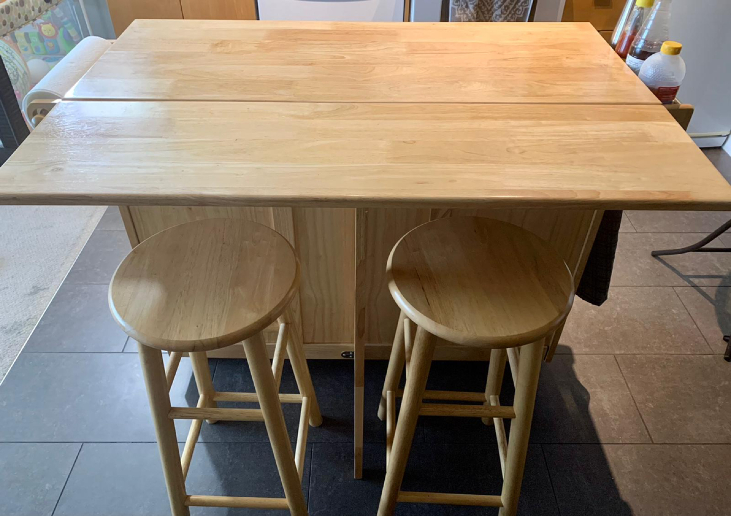 Kitchen Island Table in excellent condition - photo 2