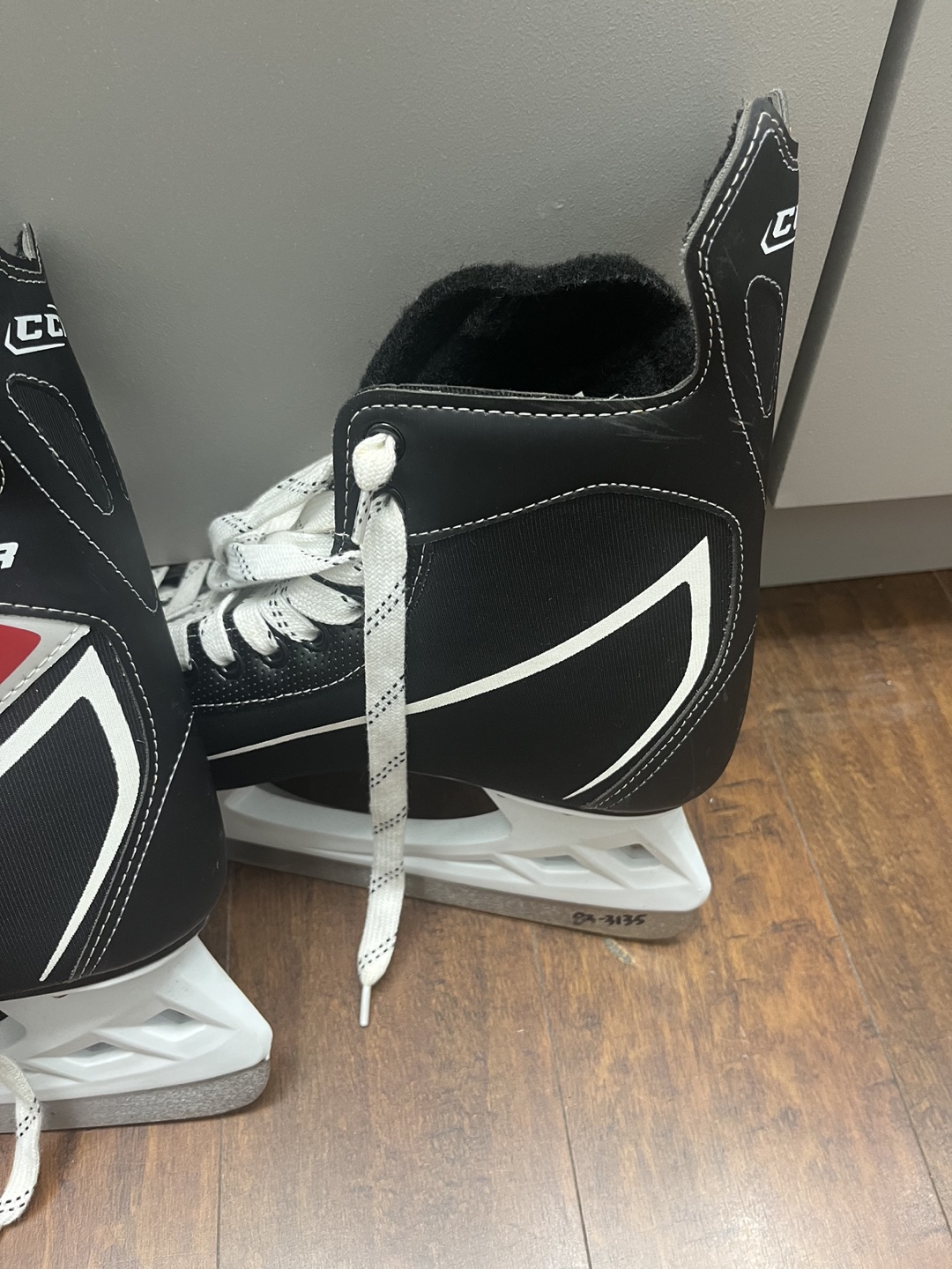 CCM Intruder Size 10 Adult Skates - photo 5