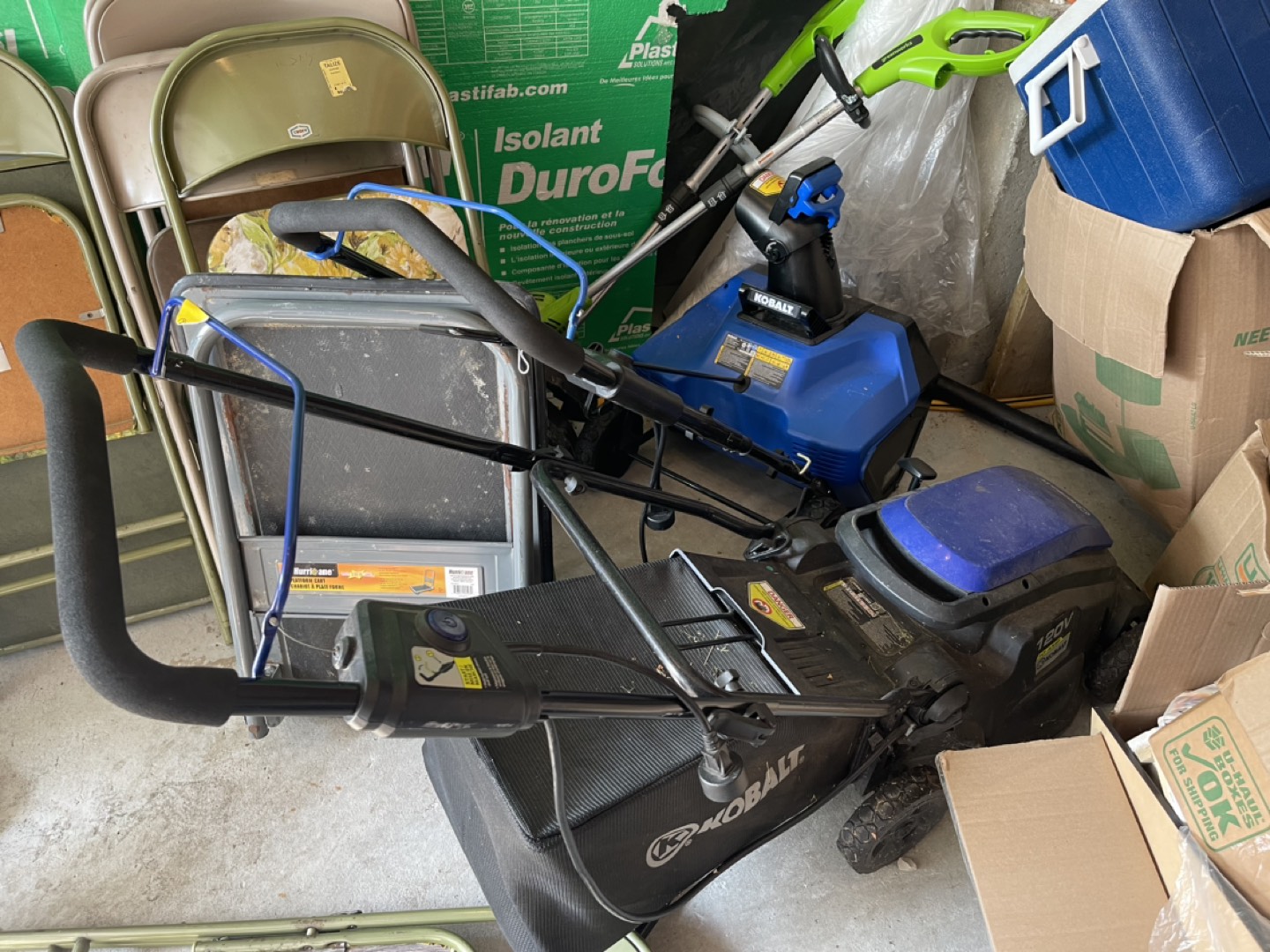 Garden and lawn maintenance equipment