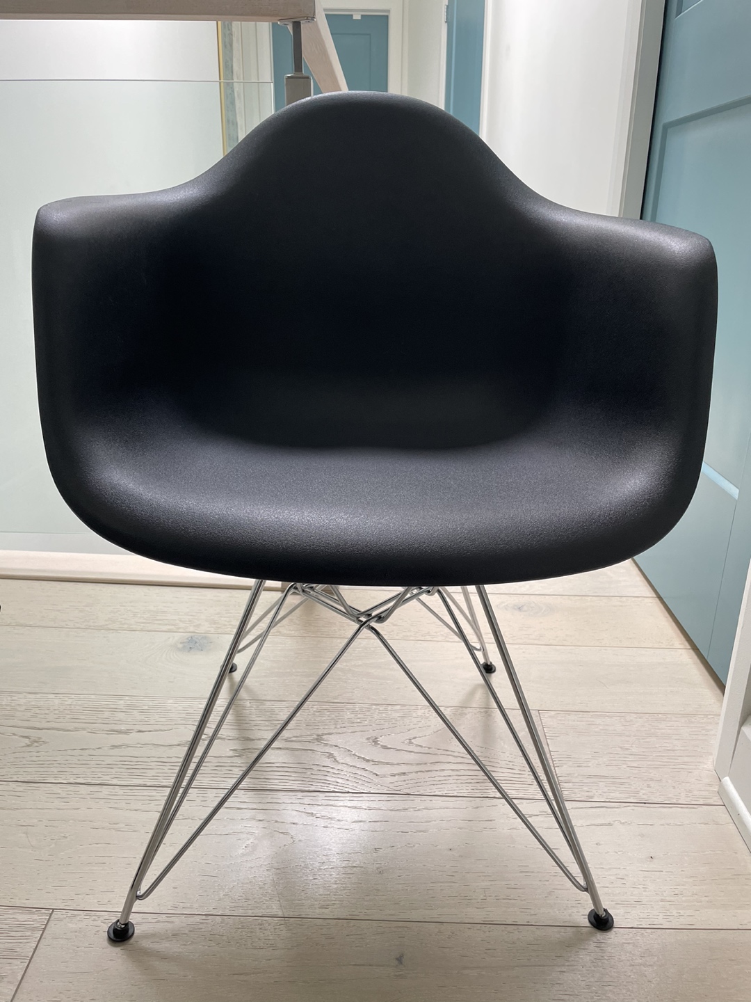 Eames replica molded plastic arm chair - photo 2