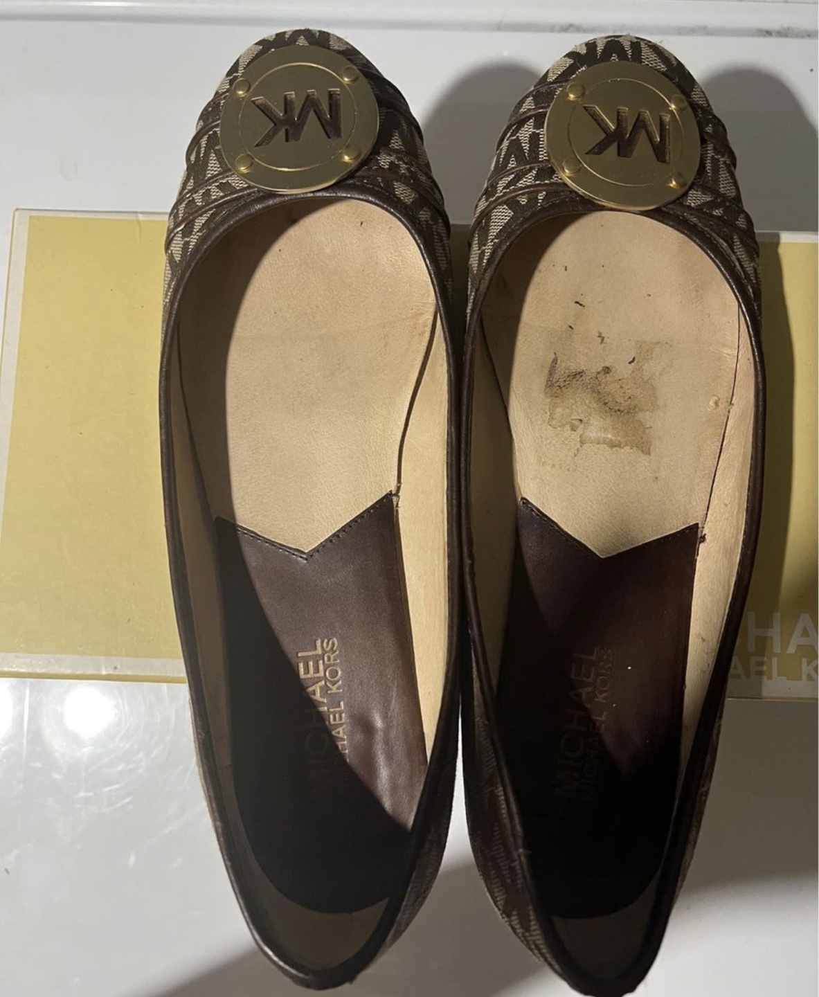 MK shoes for women size 7.5 image indicator(4)