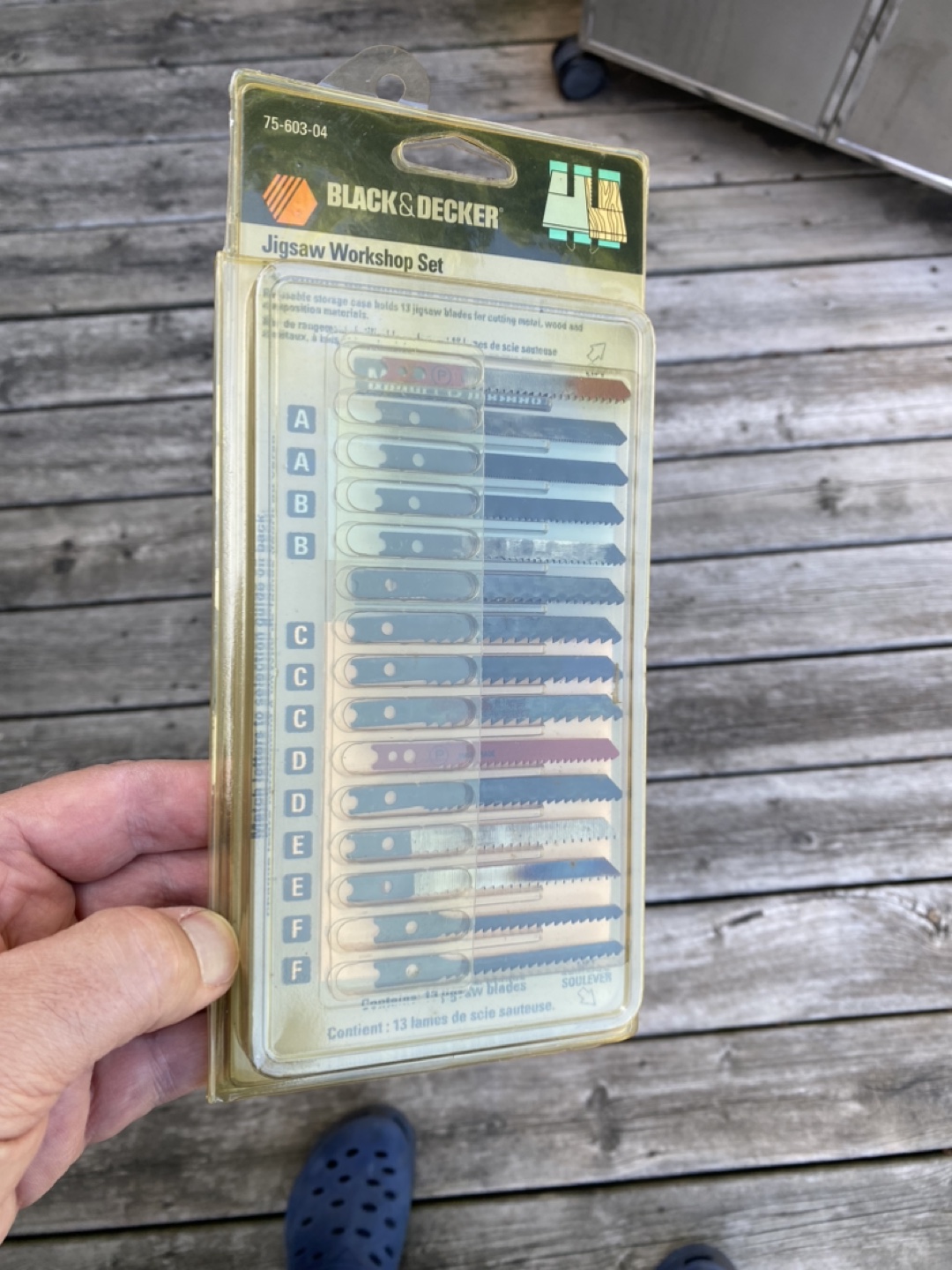 Scroller Jig Saw, 2-speed Black & Decker + blades image indicator(3)