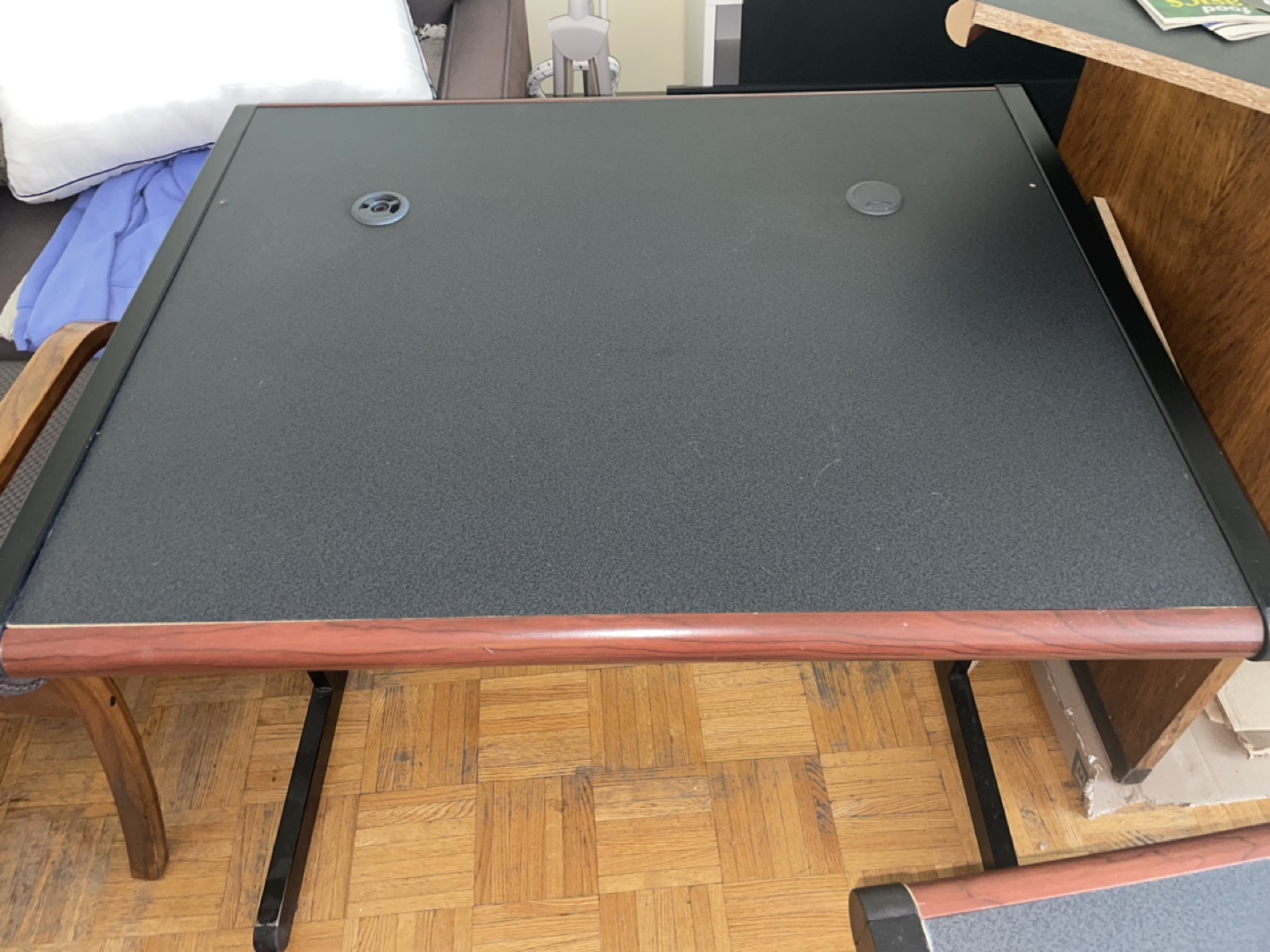 Single computer desk with wire holes thumbnail