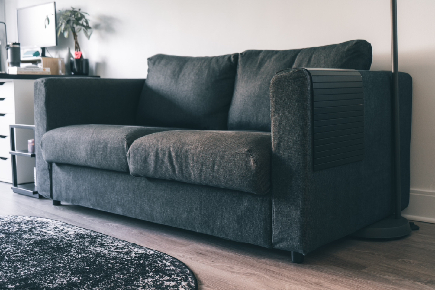 Couch - photo 2