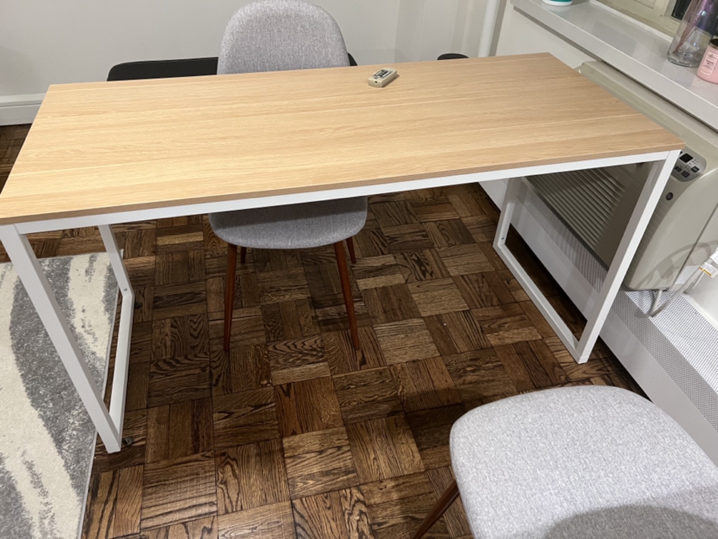Desk/table