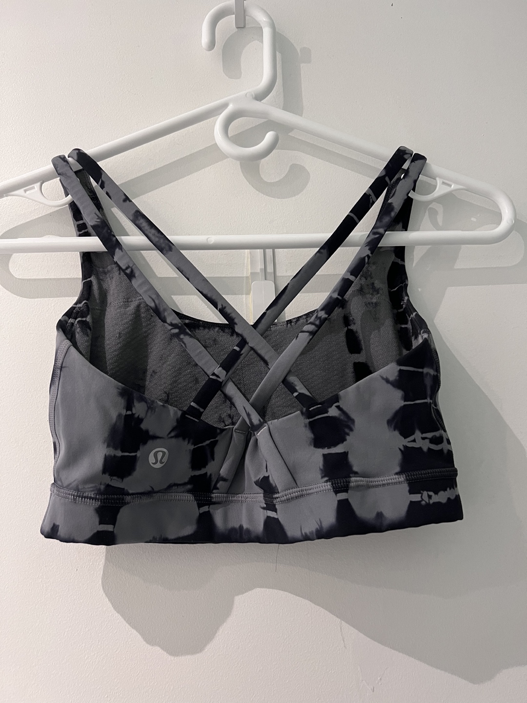 Lululemon sports bra (with original pads) - photo 2