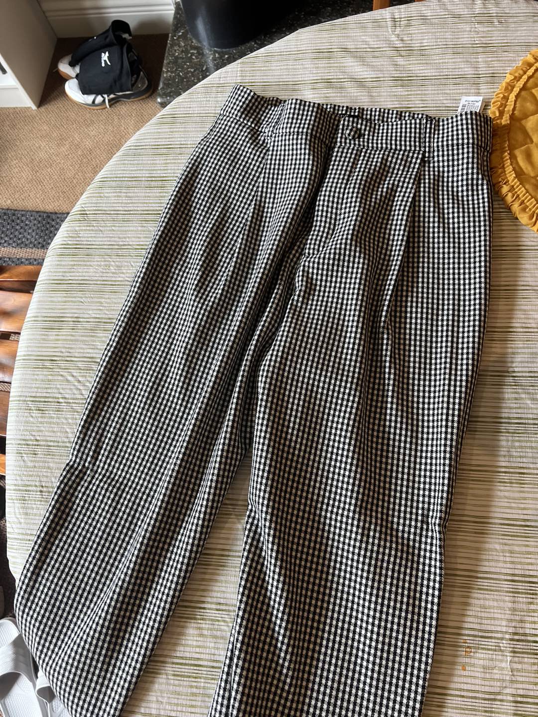 Zara Checkered Pants thumbnail