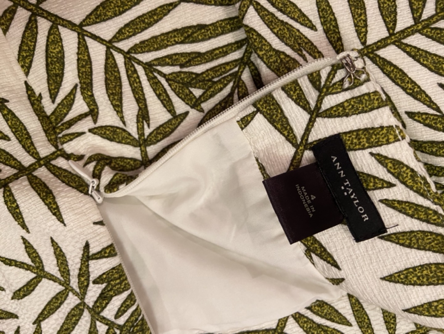 Ann Taylor printed Mini Skirt size 4 - photo 3