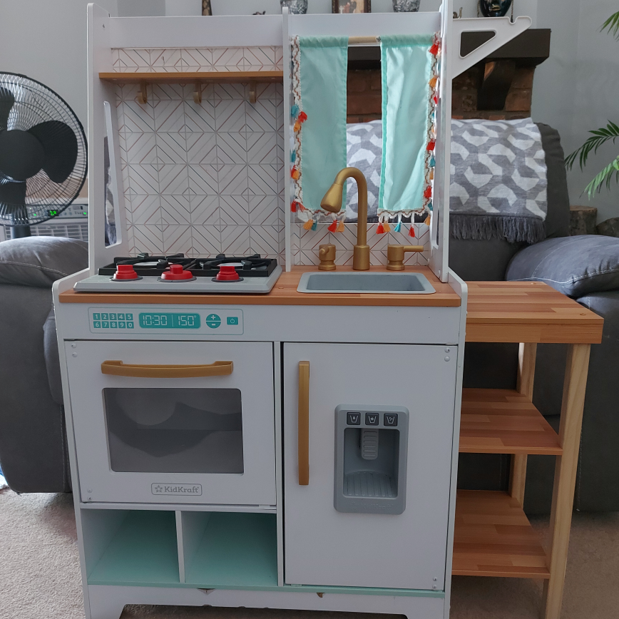 Lovely children's kitchen  thumbnail