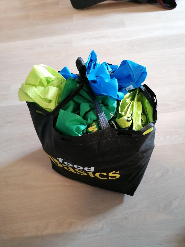 Free grocery bags #freecycle thumbnail