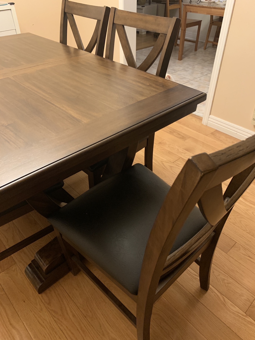 Extendable dining table with 6 chairs image indicator(5)