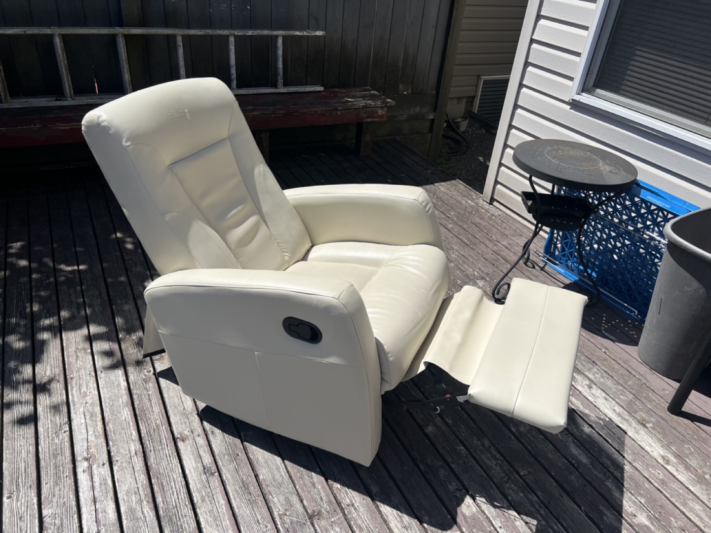 White relax chair - photo 5