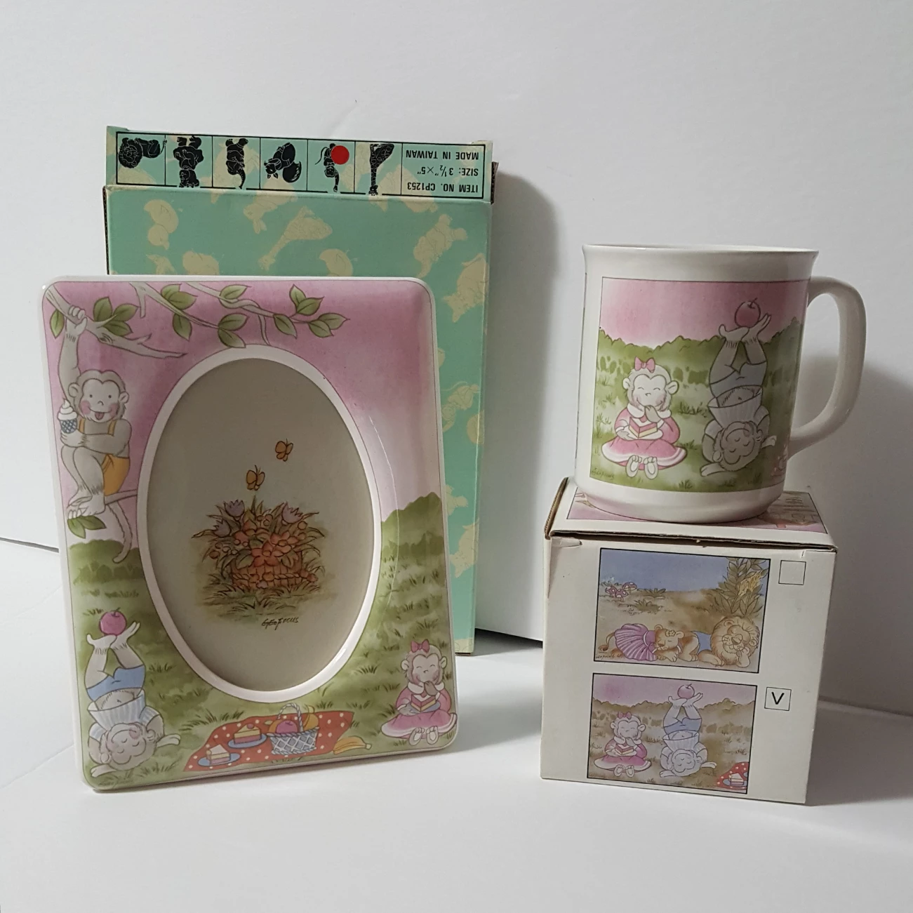 Kids Ceramic Mugs and Picture frame set image indicator(2)